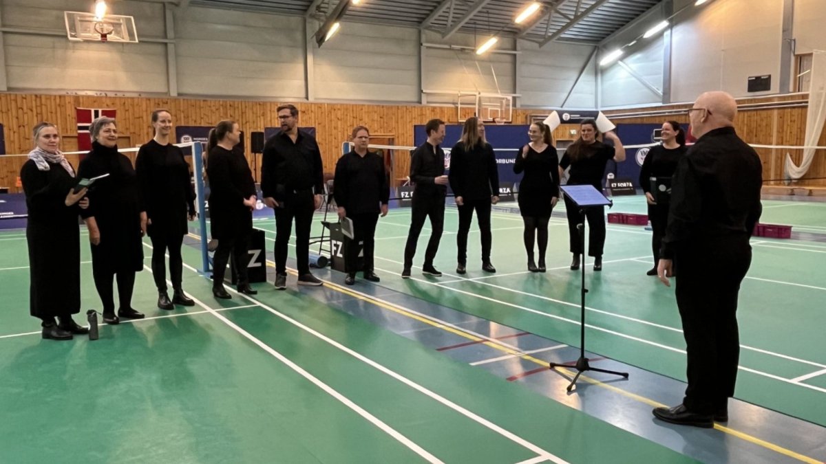  Vox Pura åpnet NM i badminton med nasjonalsangen!